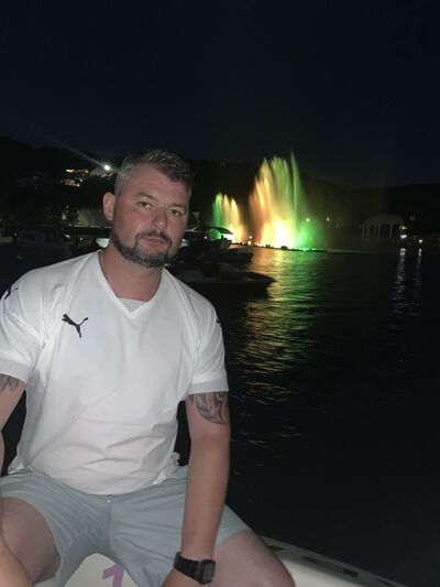  ,   Anton, 36 ,   ,   