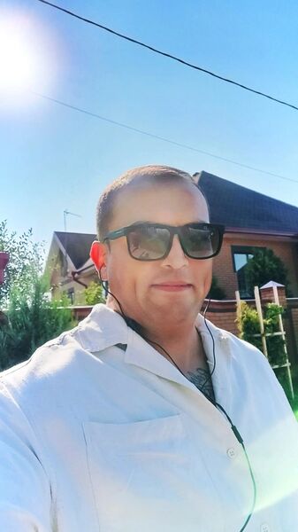  ,   David, 42 ,   ,   , c , 