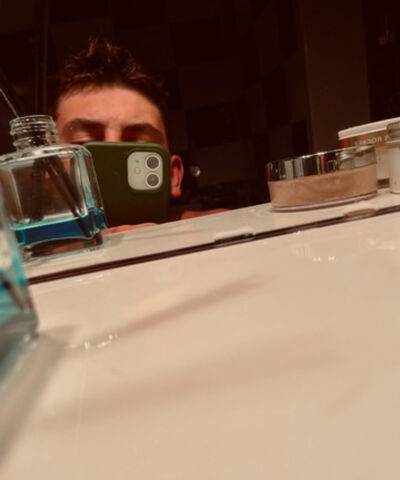  East Ham,   Yurii, 22 ,   ,   