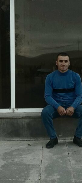 ,   Armen, 27 ,   ,   