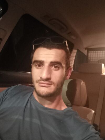  ,   Gogi, 32 ,   ,   