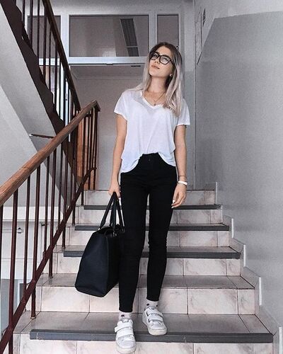  ,   Julia, 24 ,   ,   , c 