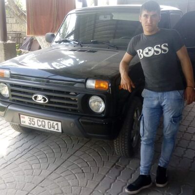  ,   Arkadi, 27 ,   ,   