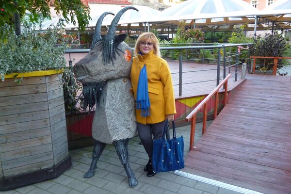  ,   Elena, 55 ,     , c 