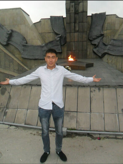  ,   Mister M, 32 ,  
