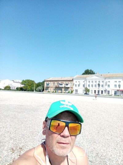  ,   Vasily, 52 ,   c 