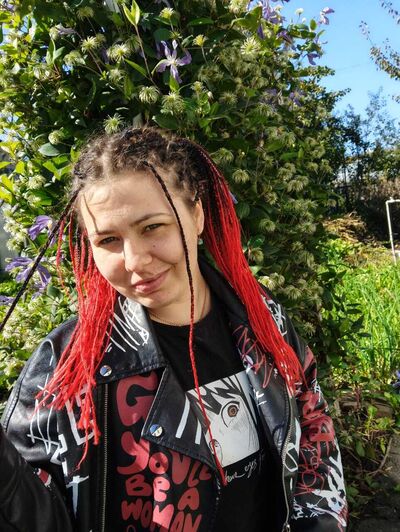  ,   Kira, 24 ,   