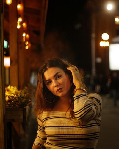  ,   Anya, 28 ,  