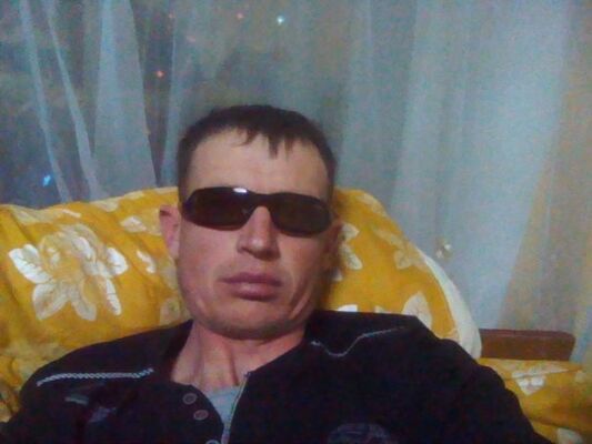  ,   Sergej, 42 ,   