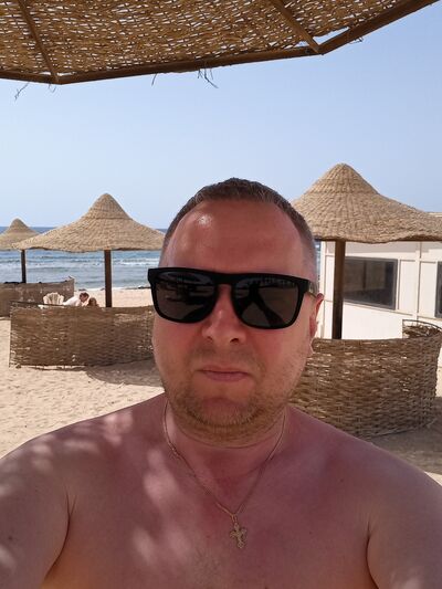  ,   NIKI, 42 ,     , c 