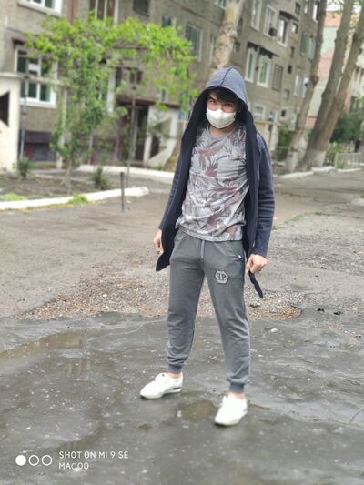 ,   Alone, 35 ,   ,   , c 