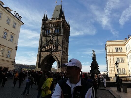  ,   Vladis, 57 ,  