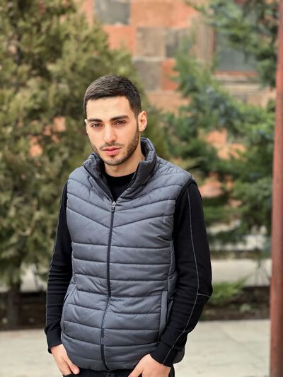  ,   Artur, 24 ,   c , 