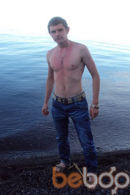  ,   Antonio, 32 ,   