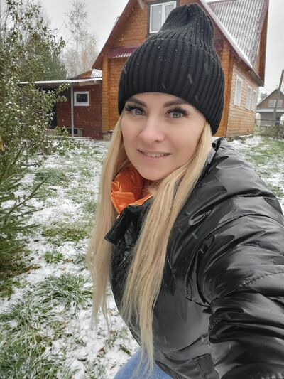  ,   Marina, 39 ,  