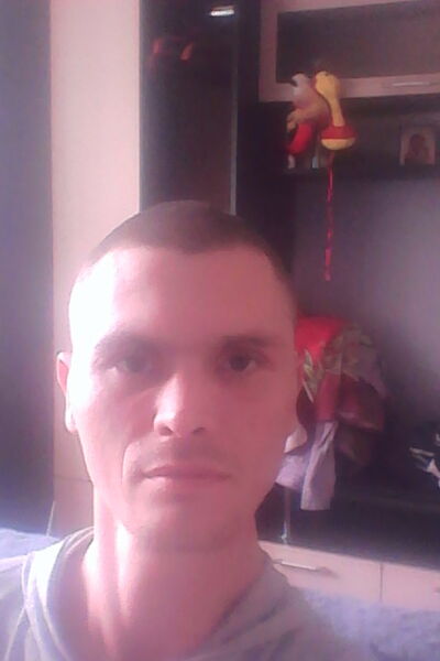  ,   Denis, 37 ,   ,   , c 