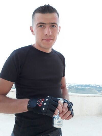  ,   Victor, 32 ,   ,   , c 