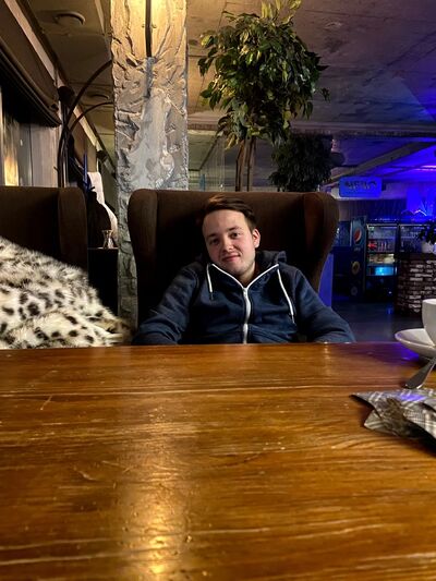  ,   Artyom, 25 ,   ,   