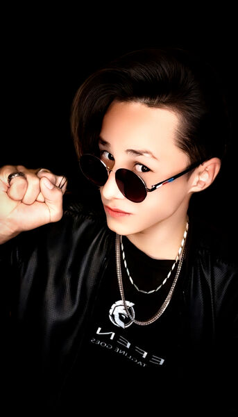  ,   Khan, 19 ,   ,   