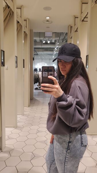  ,   Aisha, 23 ,   c 