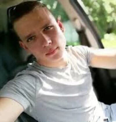  ,   Mikhail, 22 ,     