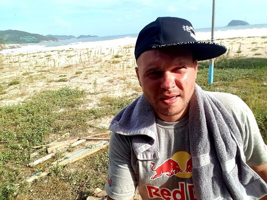  ,   Casper, 34 ,  