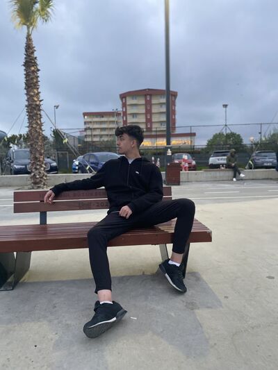  ,   Bobs, 25 ,   ,   