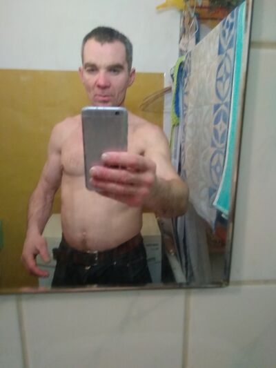  ,   Robert, 48 ,   
