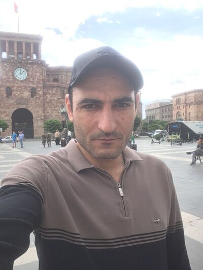  ,   Davit, 33 ,   ,   
