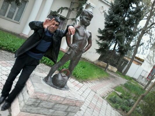  ,   Vadim, 51 ,   ,   