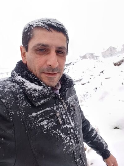  ,   Aro, 49 ,     