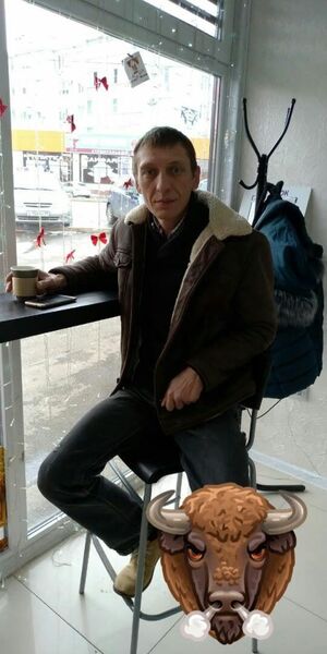  ,   Viktor, 51 ,   