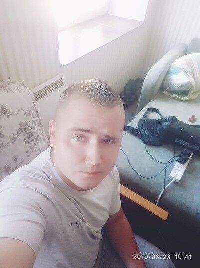  ,   Ilya, 25 ,   ,   , c 