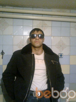  ,   Ali, 32 ,   