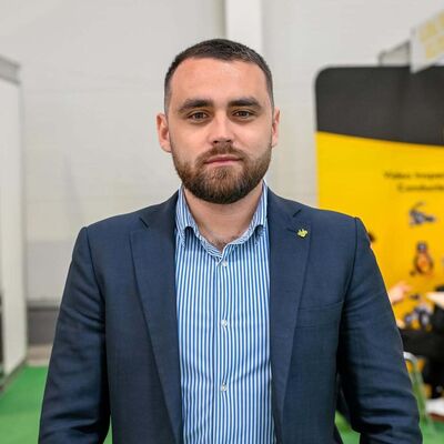  -,   Viktor, 37 ,   ,   , c 