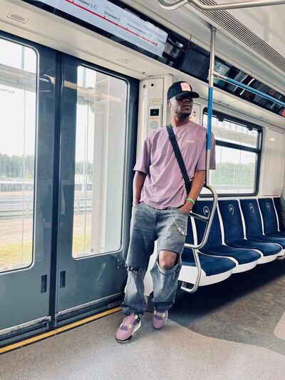  ,   Merveille, 25 ,   ,   