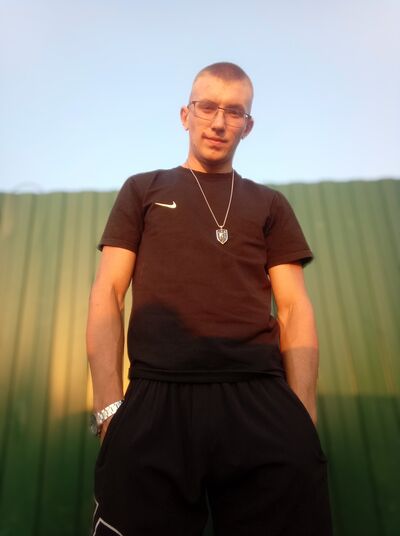 --,   Maxim, 22 ,   ,   