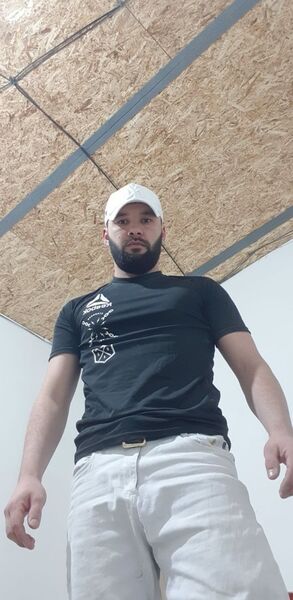  ,   Bek, 31 ,   ,   