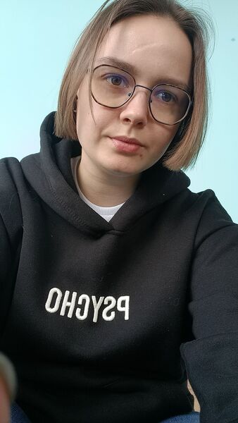  ,   Arina, 25 ,   