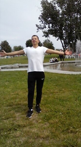  ,   Adam, 33 ,   