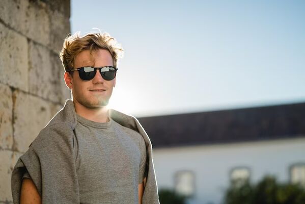  ,   Vlad, 33 ,   ,   