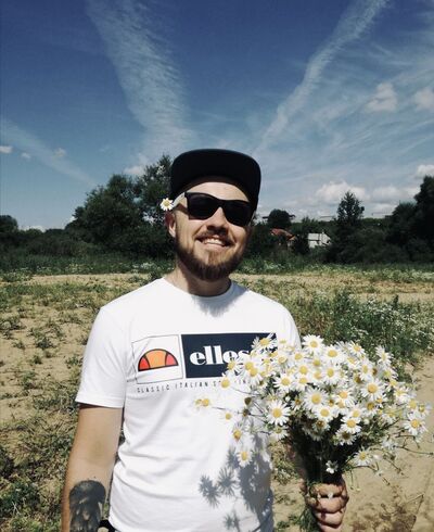  ,   Andrej, 37 ,   c 
