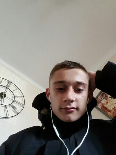  ,   Artem, 27 ,  