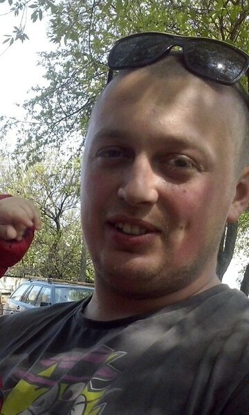  ,   Kolya, 37 ,   
