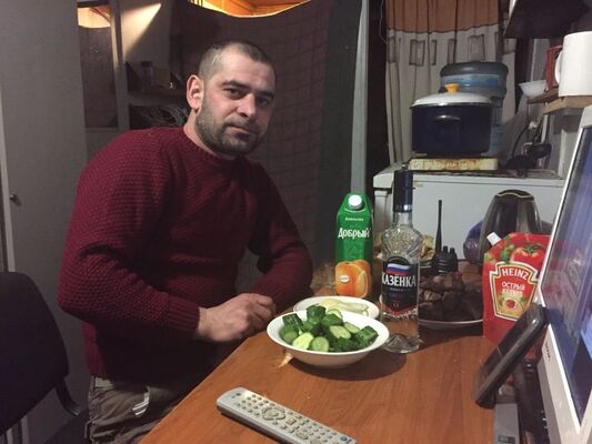  ,   Mansur, 41 ,   