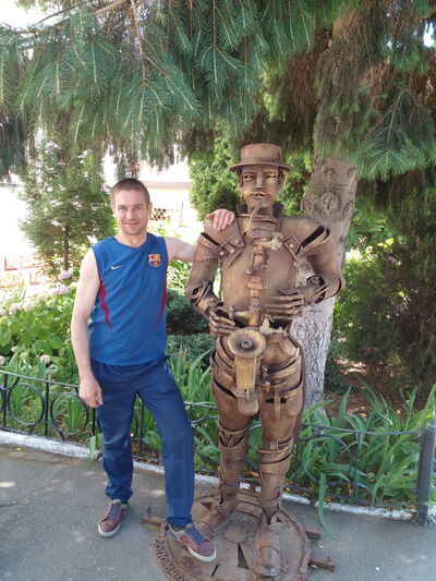  ,   Oleksander, 41 ,   ,   , c 