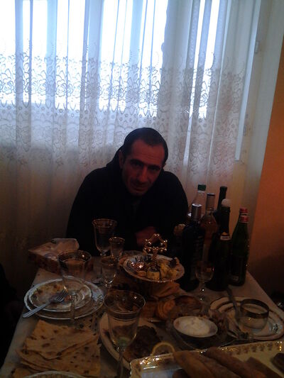  ,   Artur, 43 ,   ,   , c 