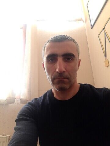  43605831  Arman, 44 ,    
