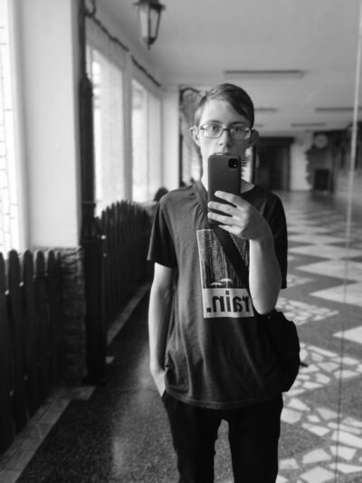  ,   Mikhail, 20 ,   ,   , c 