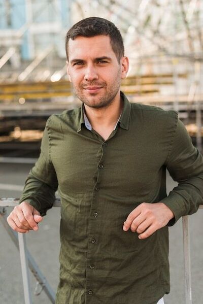  Frankfurt am Main,   Peter, 47 ,   ,   